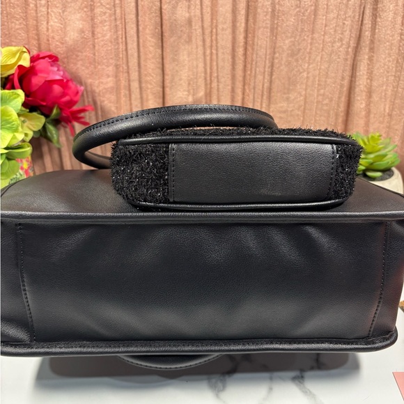 Juicy Couture Two-in-One Tote Purse Set. - Picture 9 of 12